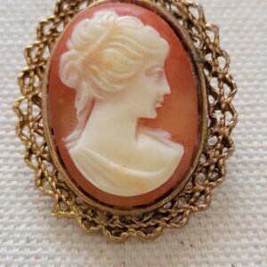 Vintage Cameo Brooch - Small